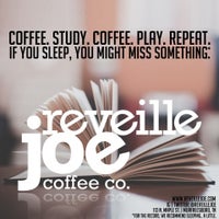 Photo prise au Reveille Joe Coffee Co. par Reveille Joe Coffee Co. le9/28/2014