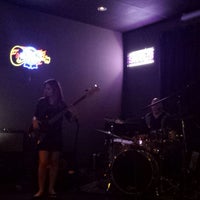 Foto tirada no(a) Sassy&amp;#39;s Bar and Grille por Mojo H. em 4/19/2014