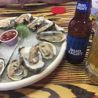Foto diambil di Mambo Seafood oleh Hugo D. pada 7/19/2016