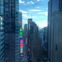 10/20/2018 tarihinde Tanyaziyaretçi tarafından DoubleTree Suites by Hilton Hotel New York City - Times Square'de çekilen fotoğraf