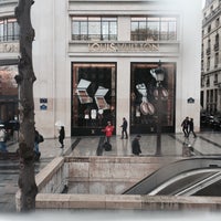 Photo taken at Louis Vuitton by Alīna Ņ. on 4/3/2015
