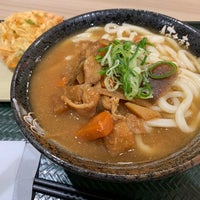 Photo taken at Hanamaru Udon by がる a. on 12/3/2019