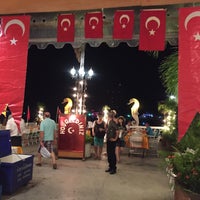 รูปภาพถ่ายที่ King Seafood โดย Anıl İ. เมื่อ 9/7/2015