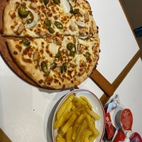 Photo taken at Pizza Hut by Samet D. on 7/4/2021