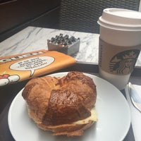 Photo taken at Starbucks by Günyüz T on 5/11/2016