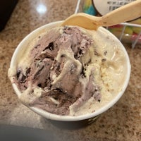 Photo taken at Graeter&amp;#39;s Ice Cream by Tom S. on 7/4/2023