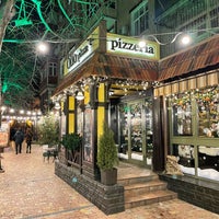 Photo taken at Olio Pizza by Ivan K. on 1/14/2022