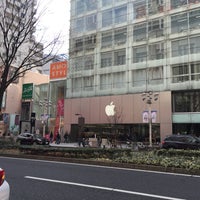 Photo taken at Apple Nagoya Sakae by はるさきみゆな on 12/27/2015