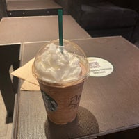 Photo taken at Starbucks by Elmerequetengue on 4/6/2023
