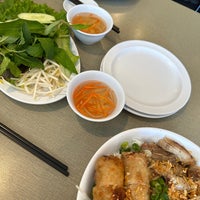 Foto diambil di Golden Deli Vietnamese Restaurant oleh Chester H. pada 8/18/2023