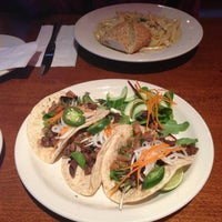 รูปภาพถ่ายที่ Crown Restaurant Lounge โดย Juno Y. เมื่อ 3/9/2013