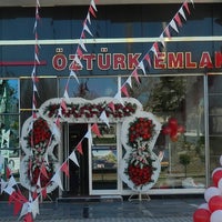 รูปภาพถ่ายที่ Öztürk Emlak Ofisi โดย Öztürk Emlak Ofisi เมื่อ 9/1/2014