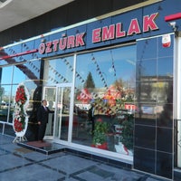 รูปภาพถ่ายที่ Öztürk Emlak Ofisi โดย Öztürk Emlak Ofisi เมื่อ 4/21/2014