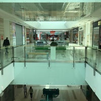 รูปภาพถ่ายที่ Planeta Mall โดย Станислав เมื่อ 6/10/2021