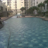 Photo taken at Maple Park Swimming Pool by Stenly E. on 11/2/2012