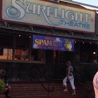 รูปภาพถ่ายที่ Surflight Theatre โดย John M. เมื่อ 8/14/2014