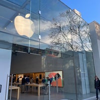 Photo taken at Apple Palo Alto by Mystery M. on 3/6/2022