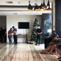Foto diambil di Hotel NEO Mangga Dua Square oleh Julie C. pada 12/18/2021