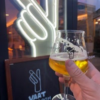 Photo taken at Vaat Taproom &amp;amp; Brewery by Eric N. on 9/29/2023