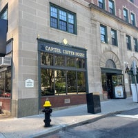 รูปภาพถ่ายที่ Capitol Coffee House โดย Eric N. เมื่อ 9/1/2023