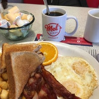 Photo taken at Mel&amp;#39;s Diner by Aaron L. on 5/3/2017
