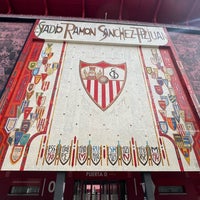 Photo taken at Estadio Ramón Sánchez-Pizjuán by Cleber H. on 12/4/2023