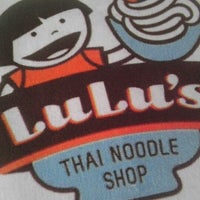 รูปภาพถ่ายที่ Lulu&amp;#39;s Thai Noodle Shop โดย Chelsy W. เมื่อ 6/16/2013