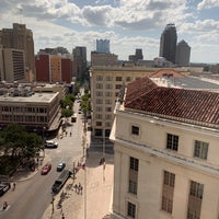 Photo taken at Emily Morgan Hotel - A DoubleTree by Hilton by André B. on 7/6/2019