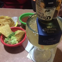 Снимок сделан в Taco Mex Restaurant пользователем Dino G. 12/17/2016