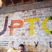 Foto tomada en Uptown Tavern  por Sandy B. el 5/8/2022