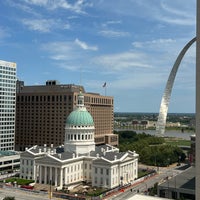 Photo taken at Hilton St. Louis at the Ballpark by Deborah on 8/12/2023