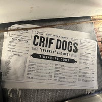 Снимок сделан в Crif Dogs пользователем Elvia F. 12/8/2023