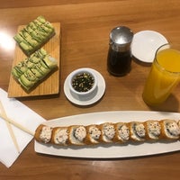 Foto diambil di Nanaya Sushi oleh Blanca A. pada 1/2/2020