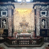 Das Foto wurde bei Vilniaus arkikatedra ir Šv. Kazimiero koplyčia | Cathedral of St Stanislaus and St Vladislav and Chapel of St Casimir von Sebastian am 4/14/2024 aufgenommen