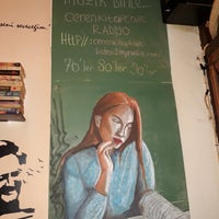 Foto scattata a Ceren Kitap Cafe da Gizem Ö. il 12/20/2017