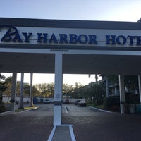 รูปภาพถ่ายที่ Best Western Bay Harbor Hotel โดย Cesar C. เมื่อ 1/20/2017