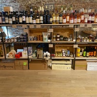 Foto tirada no(a) Cork Wine Bar and Market por Cesar C. em 6/10/2023