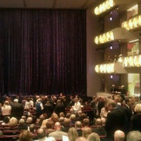 11/3/2012에 J B.님이 Lyric Opera of Kansas City - Richard J. Stern Opera Center에서 찍은 사진