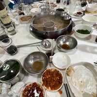 Photo taken at Harbour Steamboat Restaurant (海港火锅) by €|_¥z 倪. on 1/30/2023
