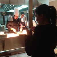 Foto diambil di Mirror Lounge &amp;amp; Restaurant oleh Carlo V. pada 11/21/2012