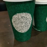 Photo taken at Starbucks by Yurban on 11/4/2016