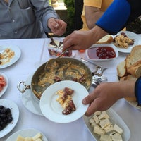Das Foto wurde bei Balıkçıdede Restaurant von Çetin D. am 5/24/2015 aufgenommen