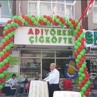 Photo taken at Adıyörem Çiğ Köfte by Seyda U. on 9/7/2014