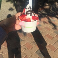 Photo taken at Pinkberry by Elle H. on 8/20/2017