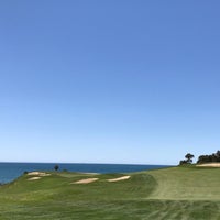 Foto diambil di Sandpiper Golf Course oleh Michael W. pada 4/15/2017