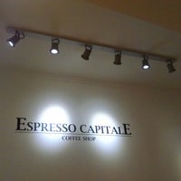 7/31/2014 tarihinde Guise F.ziyaretçi tarafından Espresso Capitale Coffee Shop'de çekilen fotoğraf