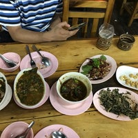 Photo taken at ศิริวัฒน์ ; หมูกะทะ ข้าวต้มโต้รุ่ง by Tentorium on 8/19/2018