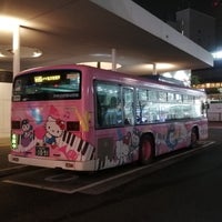 Photo taken at 川崎駅東口バスターミナル 海島 (南のりば) by なないろシンフォニー 　. on 11/24/2019