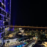 Photo taken at DoubleTree by Hilton Dubai - Jumeirah Beach by Abdullah on 11/16/2023