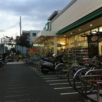 Photo taken at FUJIスーパー鵠沼店 by 𓇼Meg 𓆉 on 11/5/2012